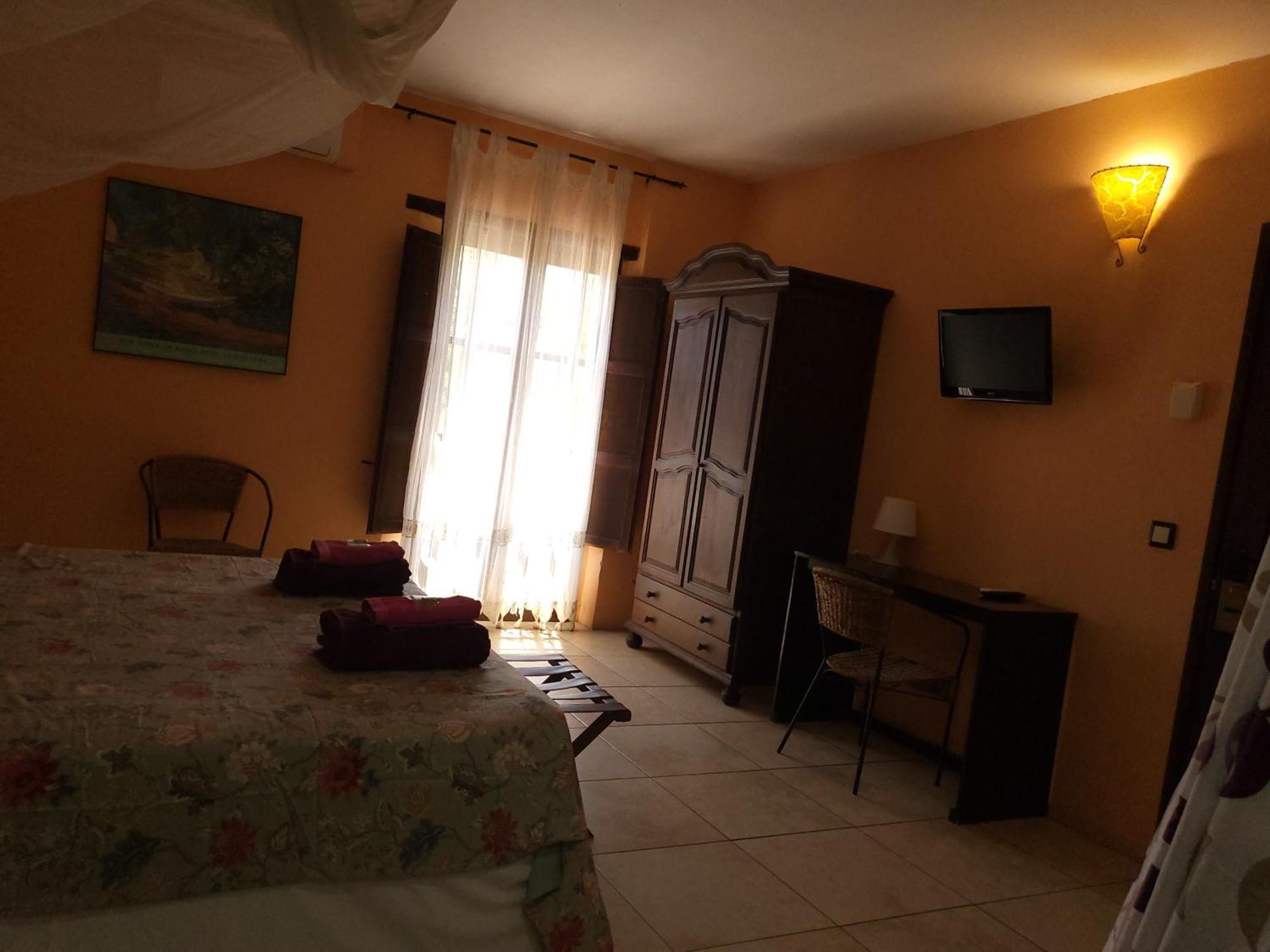 Hotel Pasteral Riu Ter La Cellera de Ter Luaran gambar